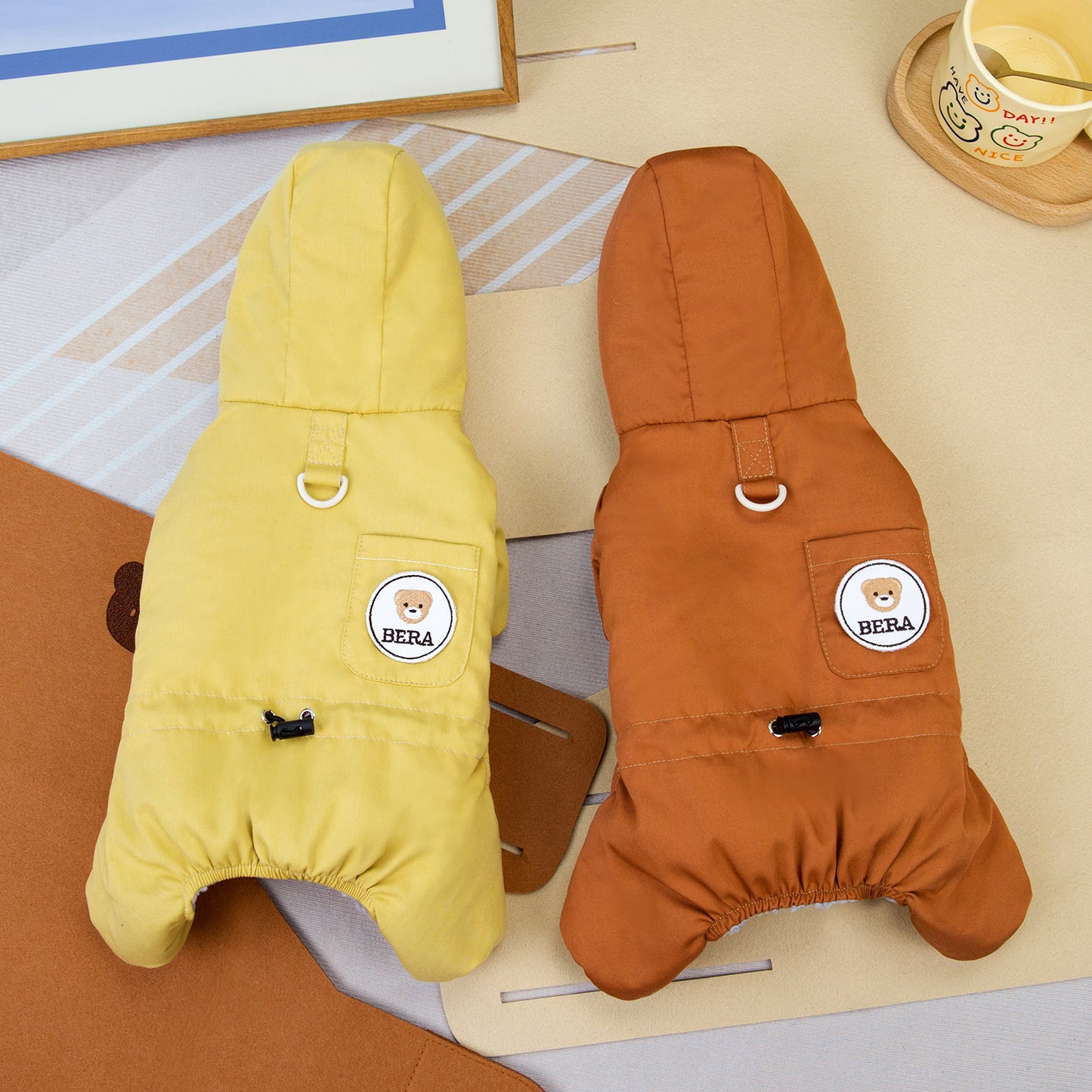 人気犬の服ペットの服小型犬や猫が着ることができる秋と冬暖かく快適なカレッジ四本足コットンコート