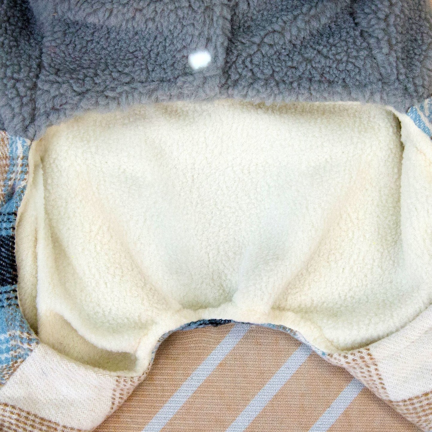 人気犬の服ペット服小型犬や猫が秋と冬に着用することができます暖かく快適なチェック柄の四本足のズボンに代わって