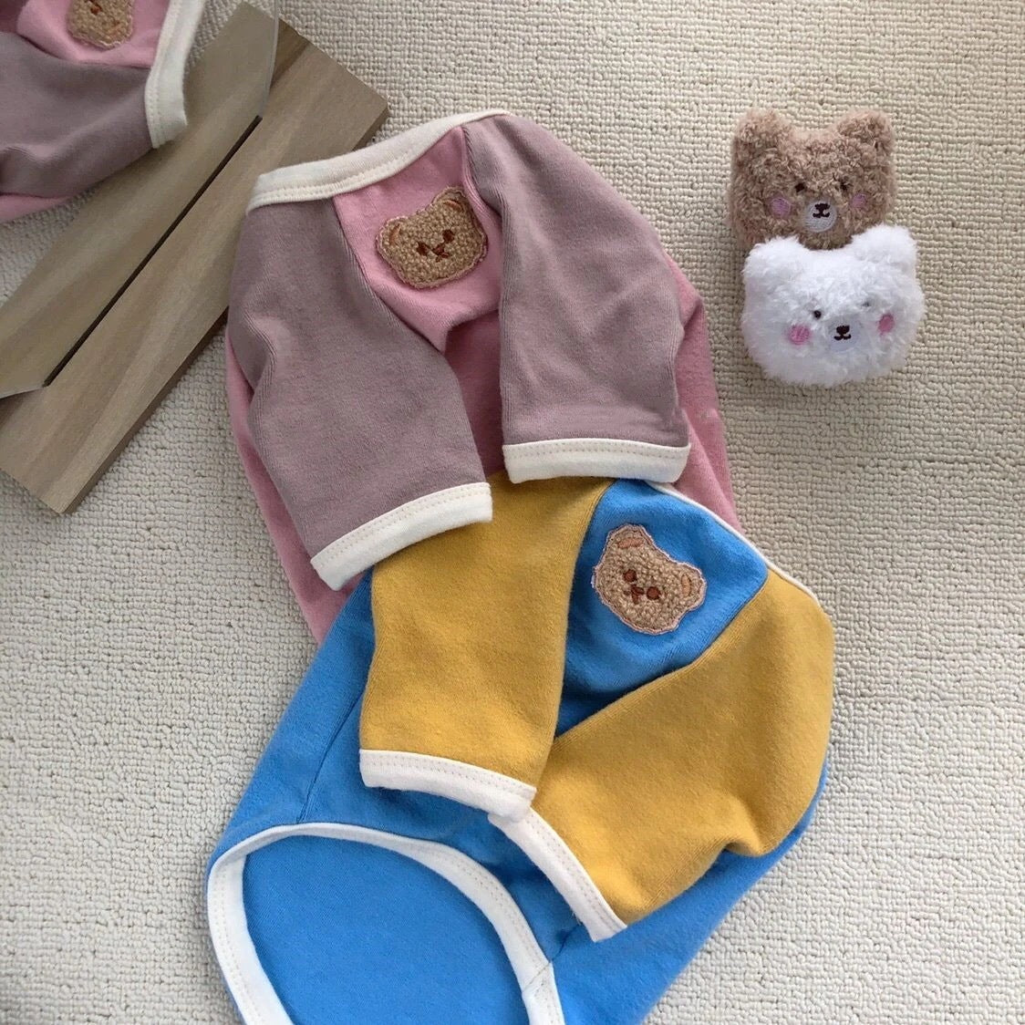 韓国 ペットウェア 新しい切り替えペット冬服 暖かいゆったりペットウェア シンプル中型犬服 可愛い