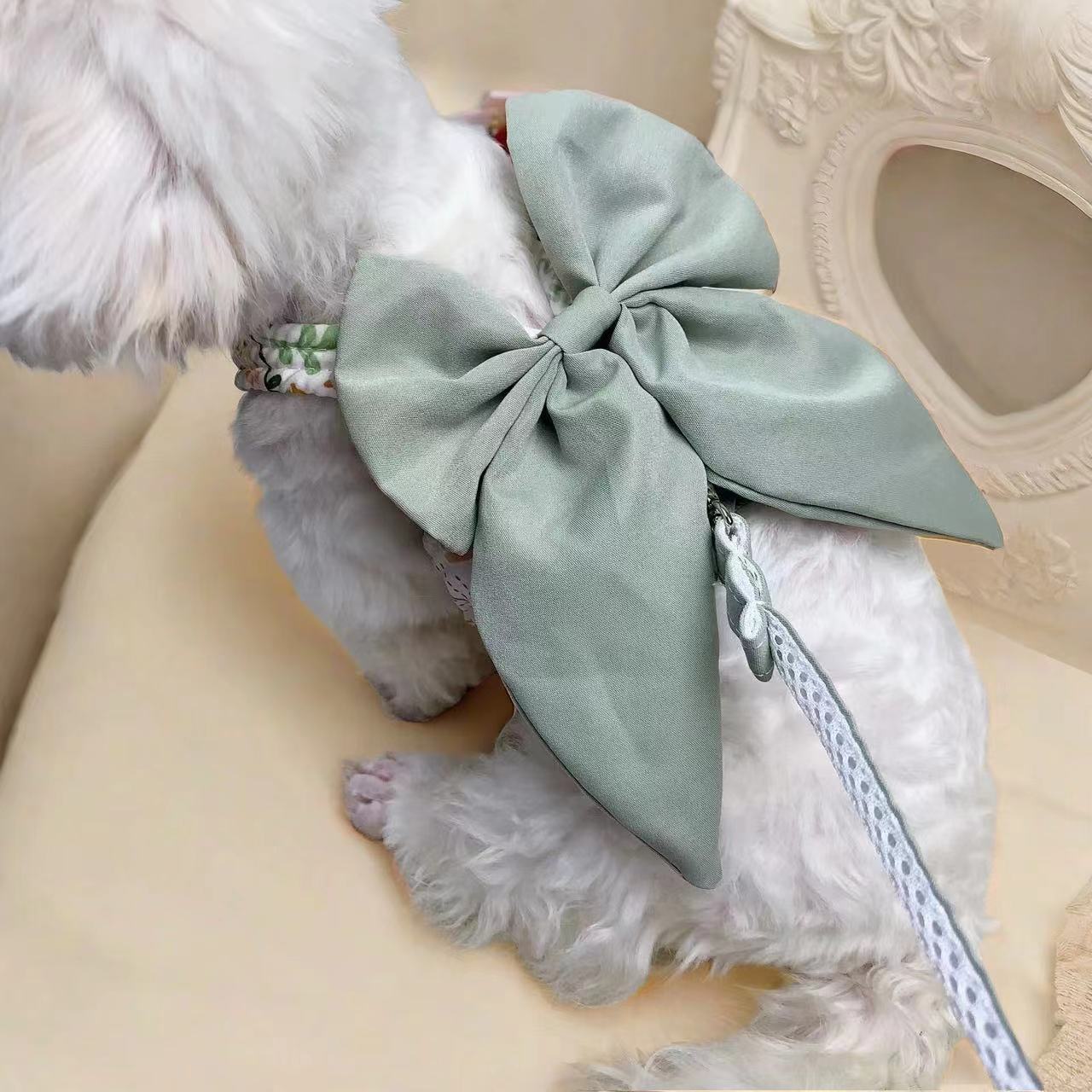犬の三用牽引ロープの蝶結びの半分のベスト式の屋外の胸の紐は熊のテディのペット用より大きいです