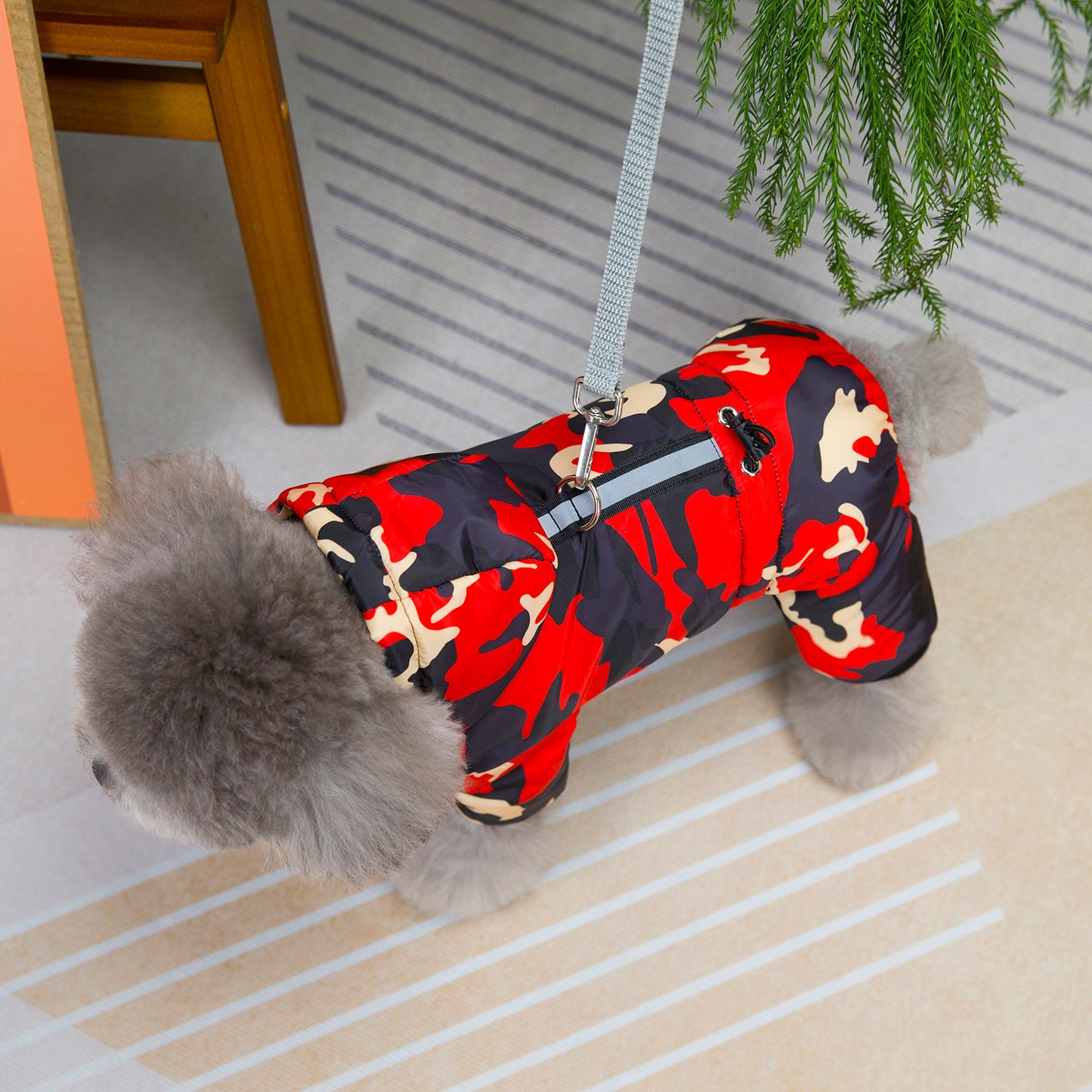 人気犬の服 ペットの服 小型犬や猫は秋と冬の暖かく快適なプルバックル迷彩四本足の綿のジャケットを着用することができます