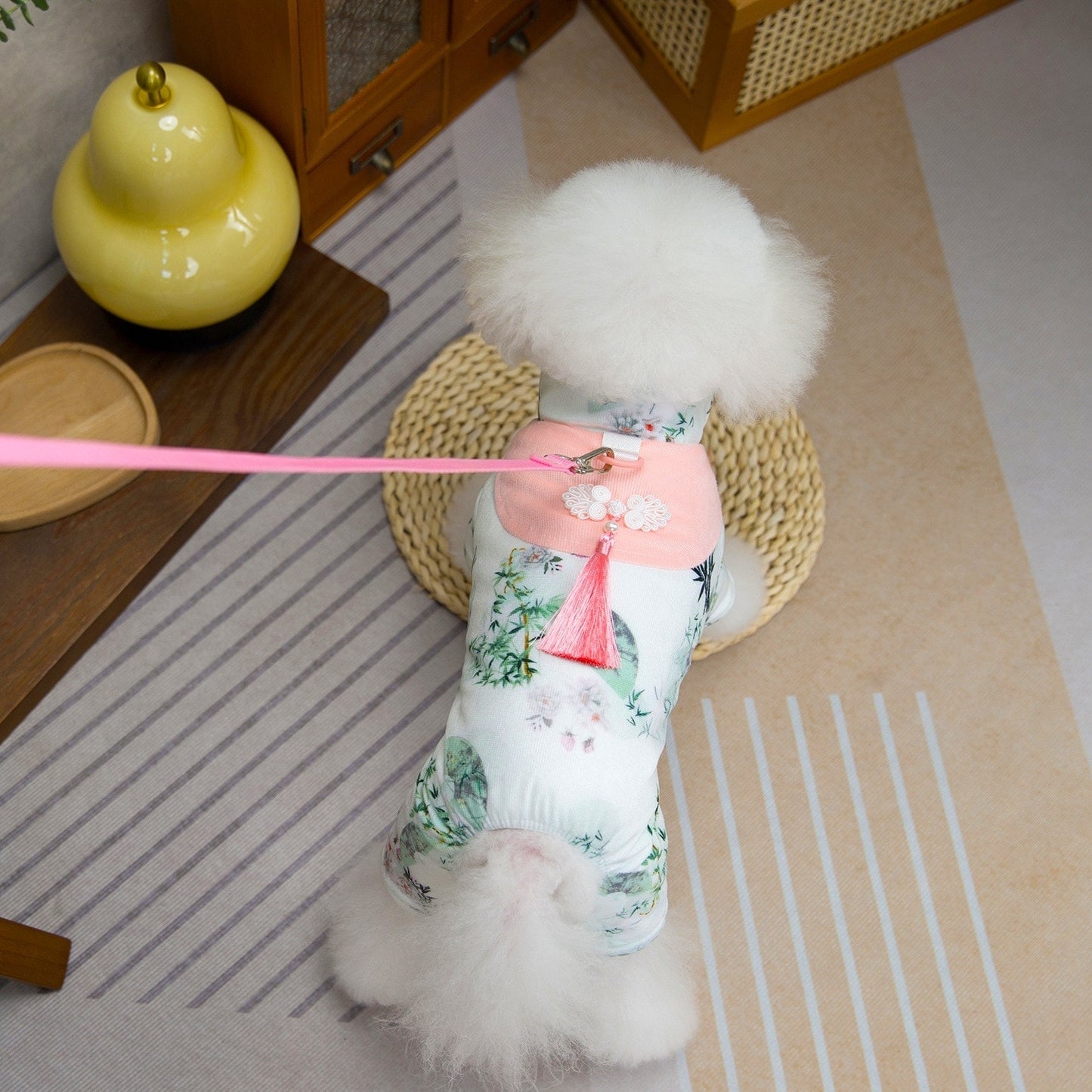 人気犬の服ペットの服小型犬や猫は秋と冬の暖かく快適な中国風の四本足の綿のコートを着ることができます