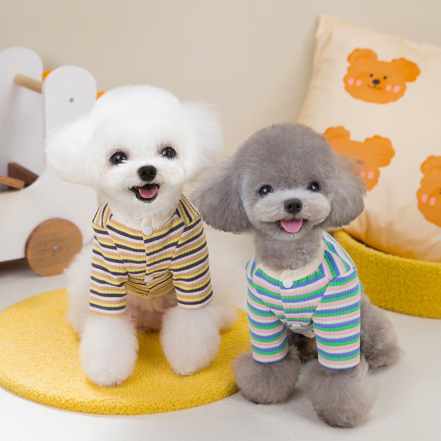 人気犬の服ペット服小型犬や猫が秋と冬に着ることができる暖かく快適なハローボーダーTシャツ