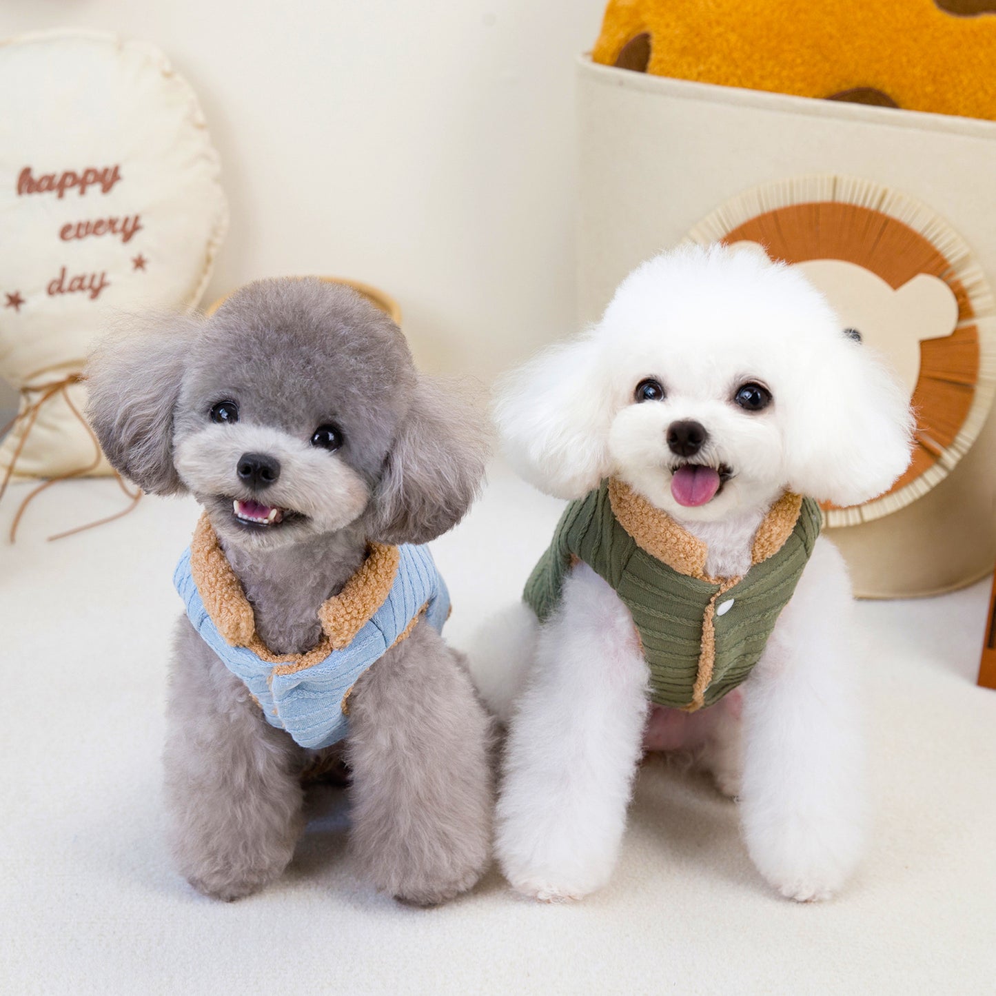 人気犬の服ペット服小型犬猫が着ることができる秋冬暖かく快適なスタンドカラーフリース背中