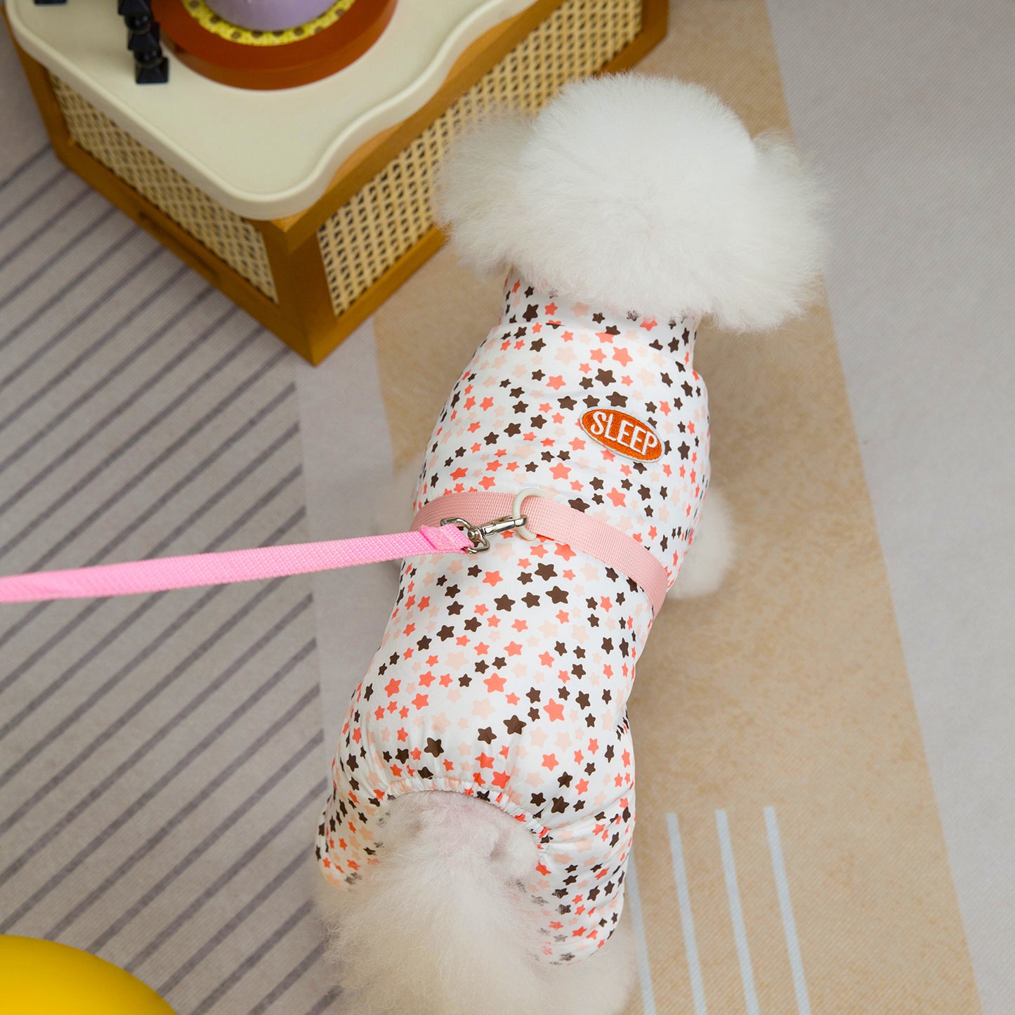 人気犬の服ペットの服小型犬猫は秋と冬に着用することができます暖かく快適な小さな五つ星の四つ足の綿のコート