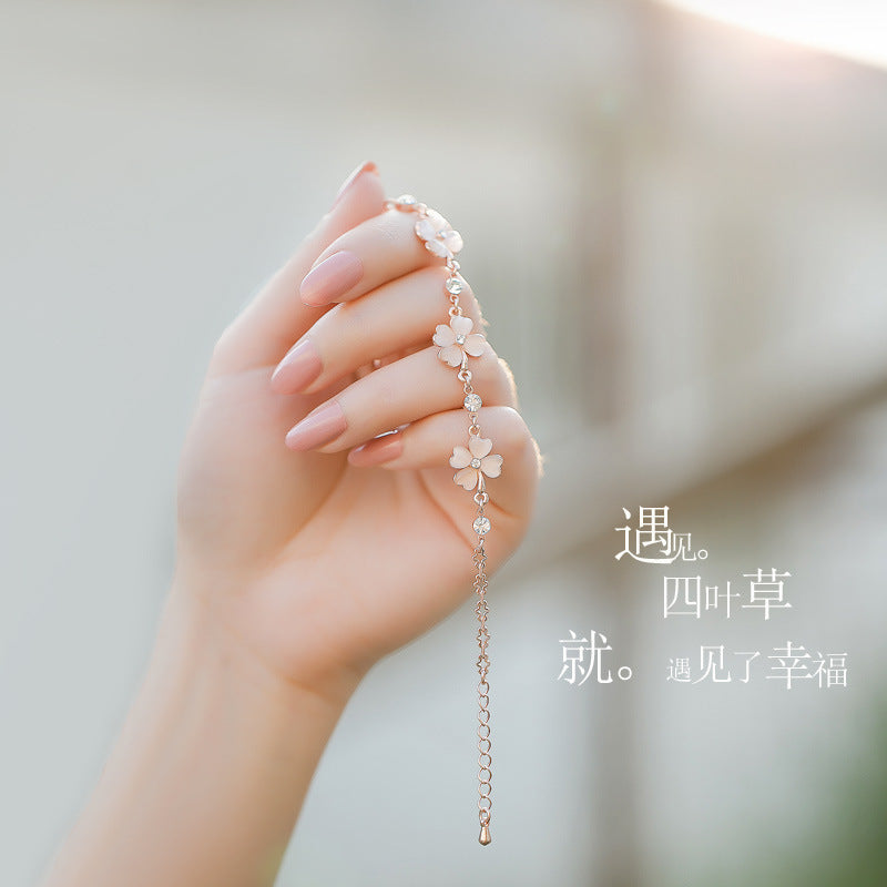 抖音小红书热卖粉钻四叶草心形手链女时尚可爱桃花粉水晶爱心手串