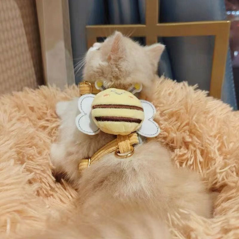 猫の牽引紐が抜けないようにします犬の牽引紐を散歩します