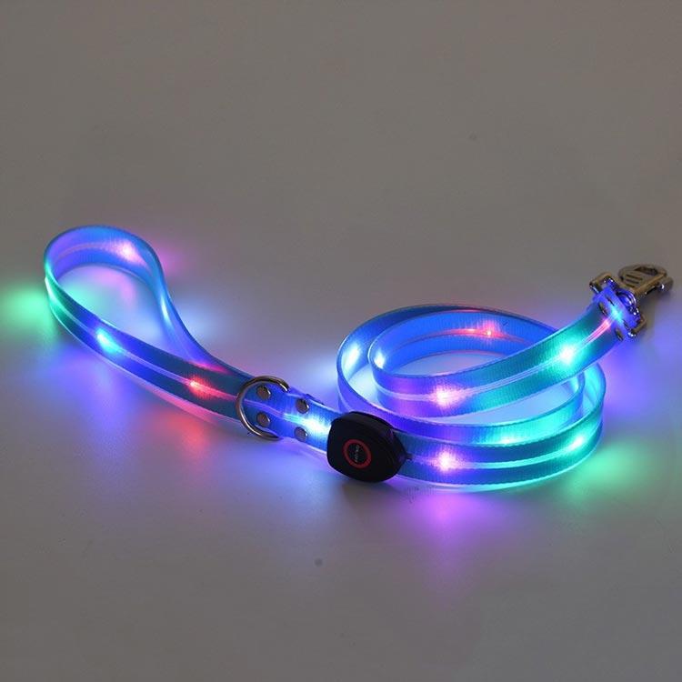 3日以内に出荷 明日まで値下げ 犬 リード 光る 安全対策 LED光るリード 軽量 ペット用リード 長さ120cm 夜間散歩 柔らかい 無臭 夜散歩ライト 視認性 犬 USB充電式 期間限定オファー