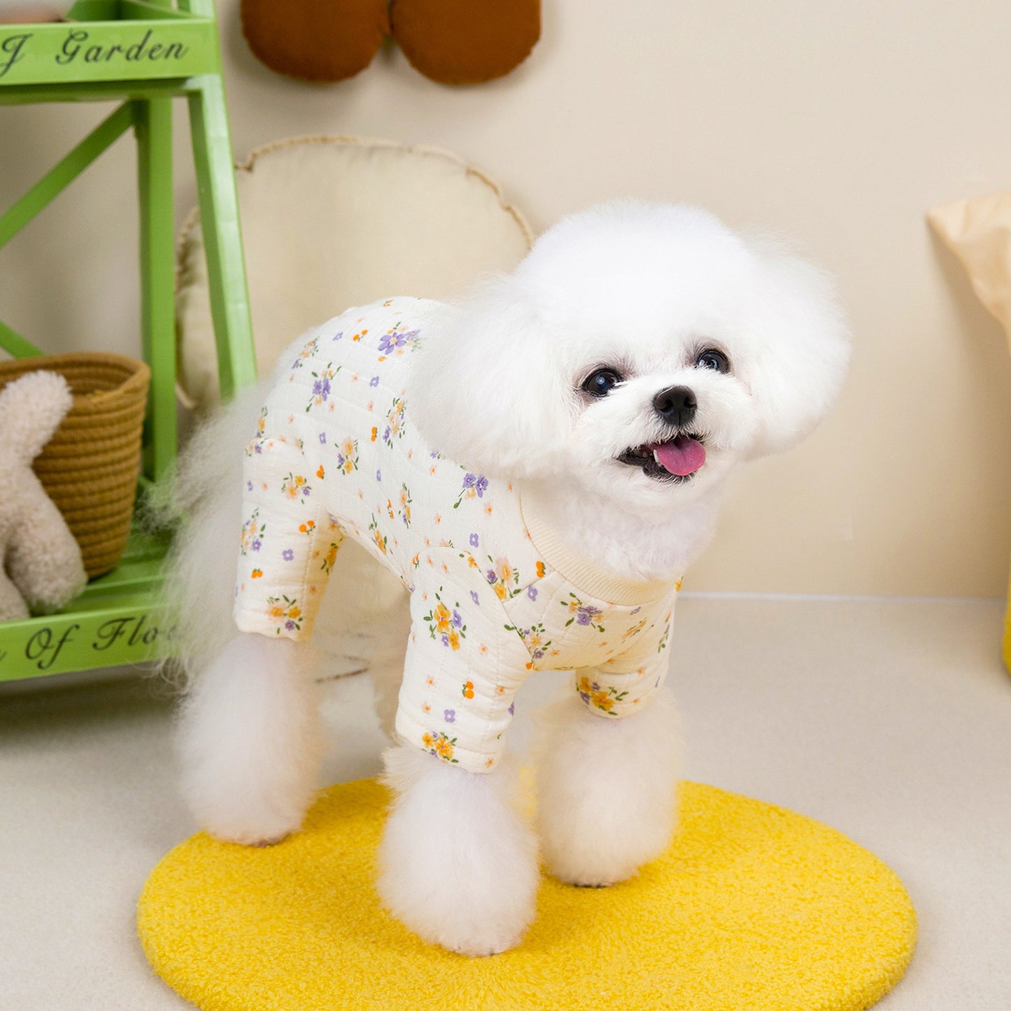 人気犬の服ペット服小型犬や猫は秋と冬の暖かく快適な二重層綿ガーゼ腹のスーツを着ることができます