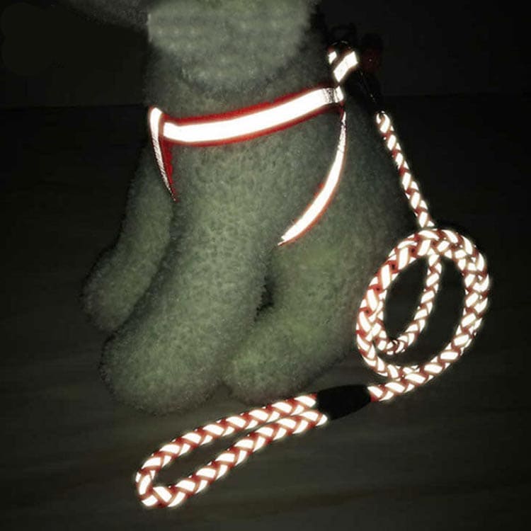 新作セール犬用 小型犬 中型犬 ハーネス リード付き 胴輪 夜間反射 散歩 お出かけ 安全 事故防止 光反射材料 長さ調節可能 軽量 引っ張り防止 犬用品 ペットグッズ チワワ プードル2025年