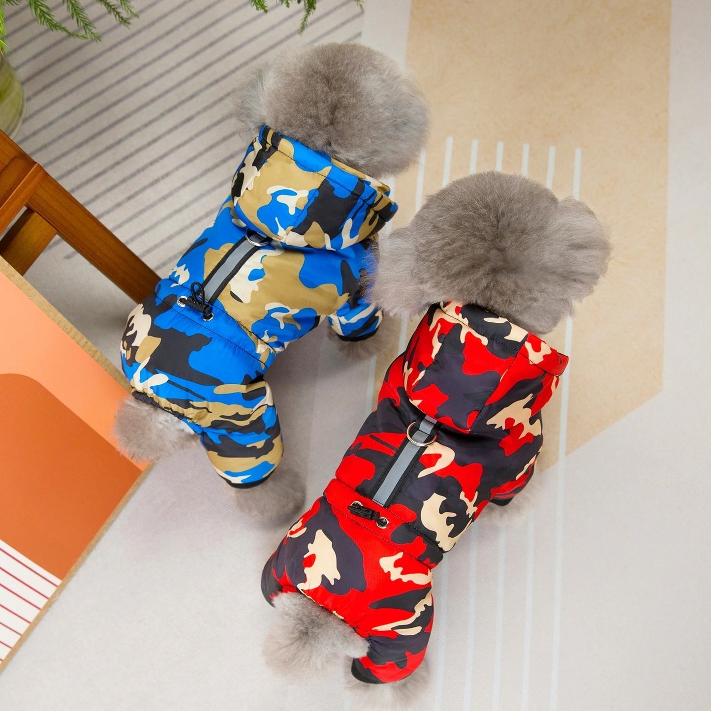 人気犬の服 ペットの服 小型犬や猫は秋と冬の暖かく快適なプルバックル迷彩四本足の綿のジャケットを着用することができます