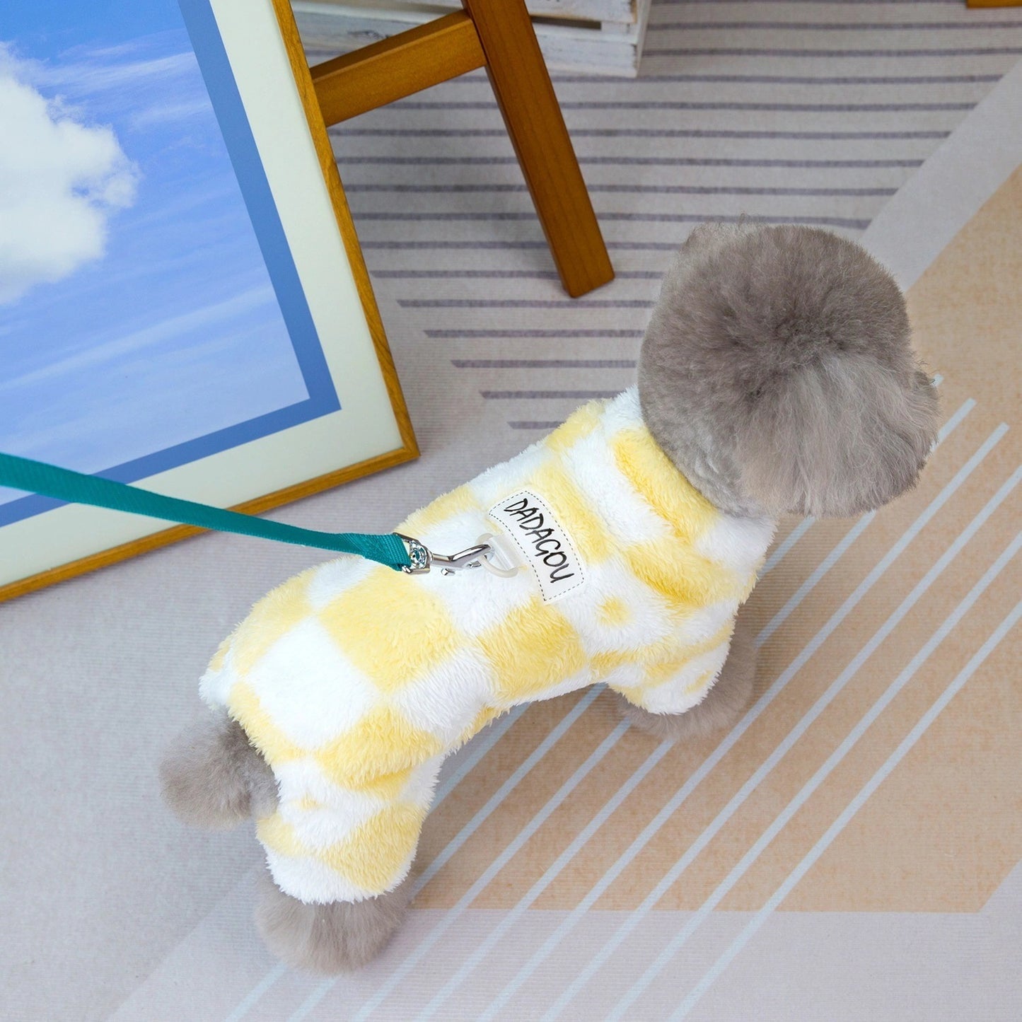 人気犬の服ペットの服小型犬や猫が秋と冬に着用することができます暖かく快適なトリコロールの4脚フリースジャケット