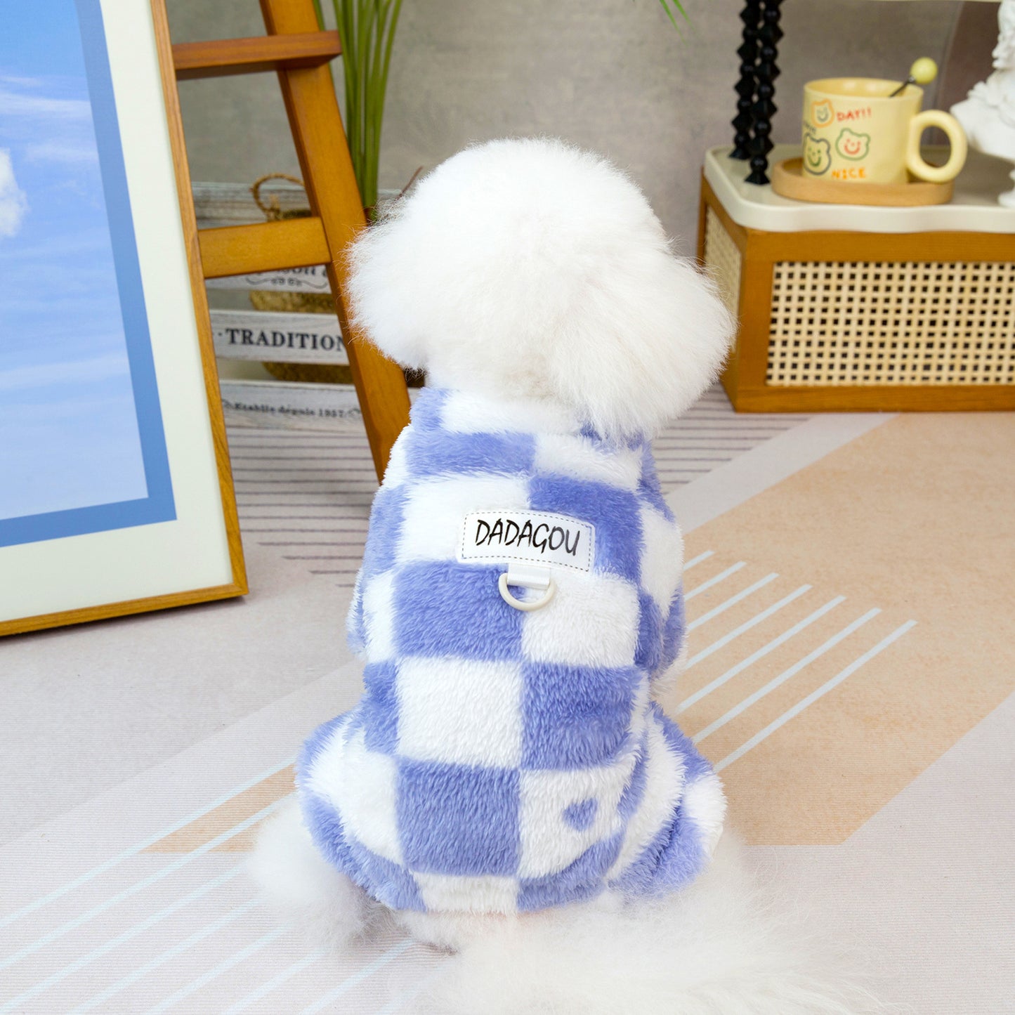 人気犬の服ペットの服小型犬や猫が秋と冬に着用することができます暖かく快適なトリコロールの4脚フリースジャケット