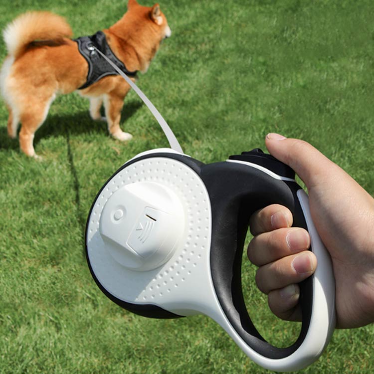 キャンペーン価格パフォーマンス犬用 5m ライト付き ペット巻き取り式 リード 3m ライト付き 伸縮リード 光る ロング 大型犬 中型犬 led ペット用品 反射 長い 散歩 ライト付 かわいい ス