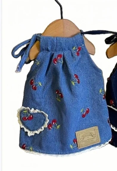 新商品ペットのデニムのスカートのレトロなバックのスカートのマルジスのヨークシャーのカップルのスーツは乳の犬の猫の服より新しいです