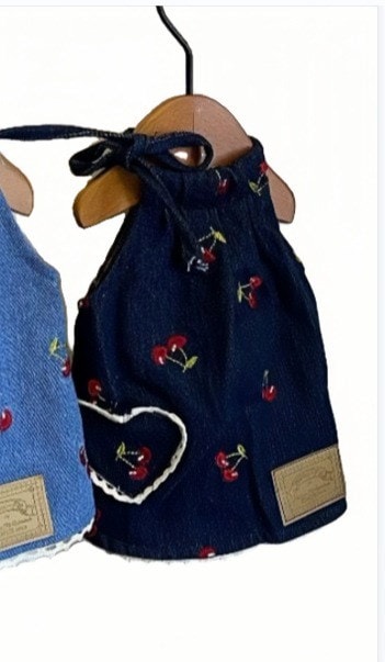 新商品ペットのデニムのスカートのレトロなバックのスカートのマルジスのヨークシャーのカップルのスーツは乳の犬の猫の服より新しいです