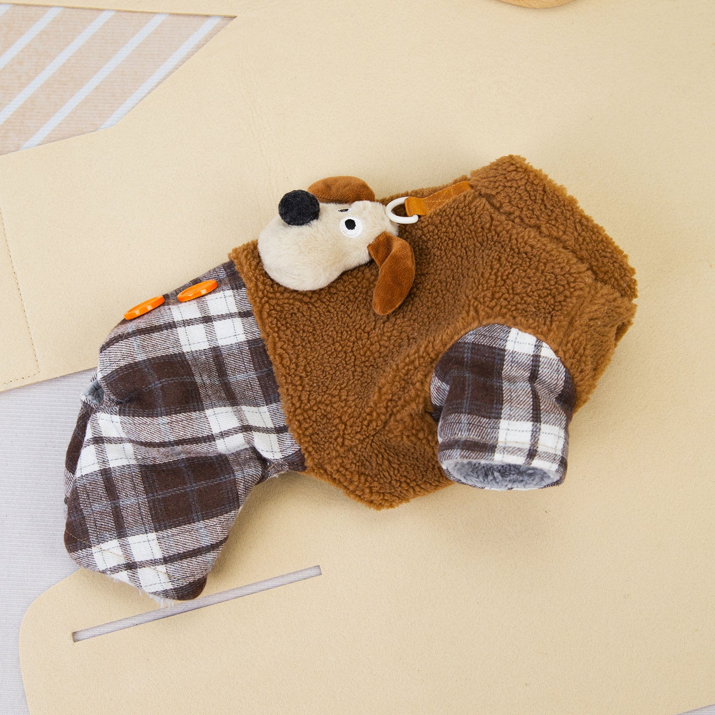 人気犬の服ペット服小型犬や猫が秋と冬に着用することができます暖かく快適な茶色の犬の4本足の綿のコート