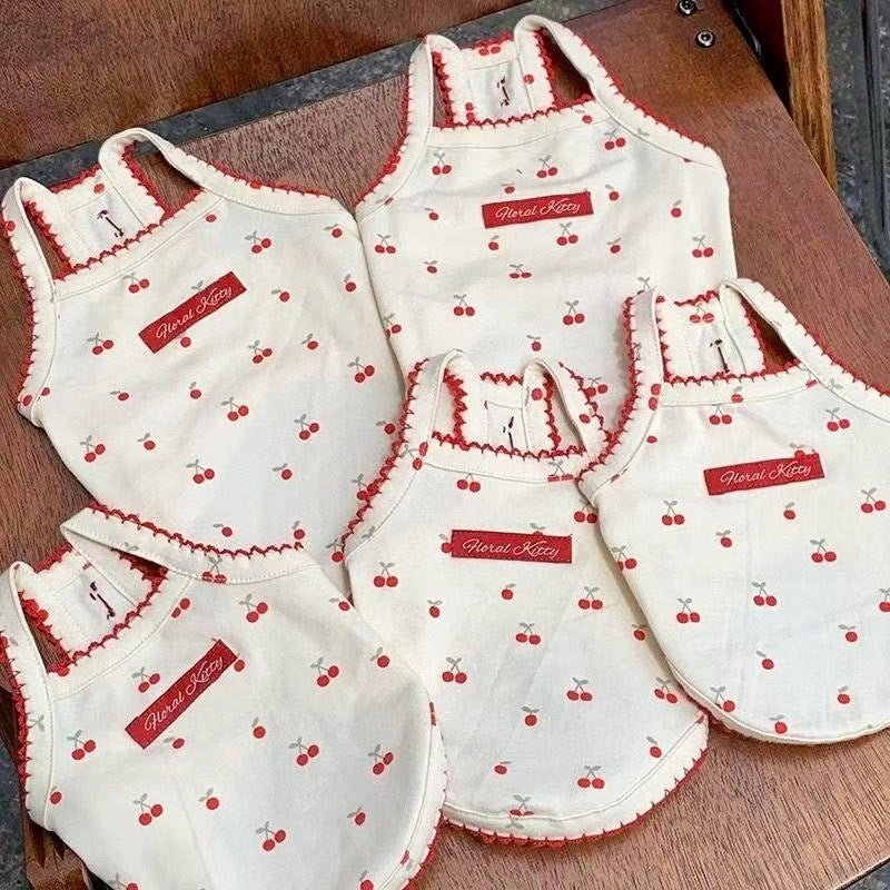 可愛いチェリー春夏キャミソール犬の服ベスト通気性薄いペットの猫の服クマのテディボミより