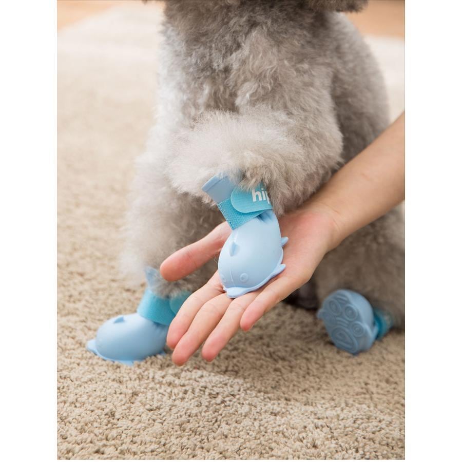 ペット用品 犬の靴 ドッグシューズ 靴下 1セット4個入り 肉球保護 滑り止め 履かせやすい 散歩 ソフト ブーツ 履物 犬靴下 ブーティ