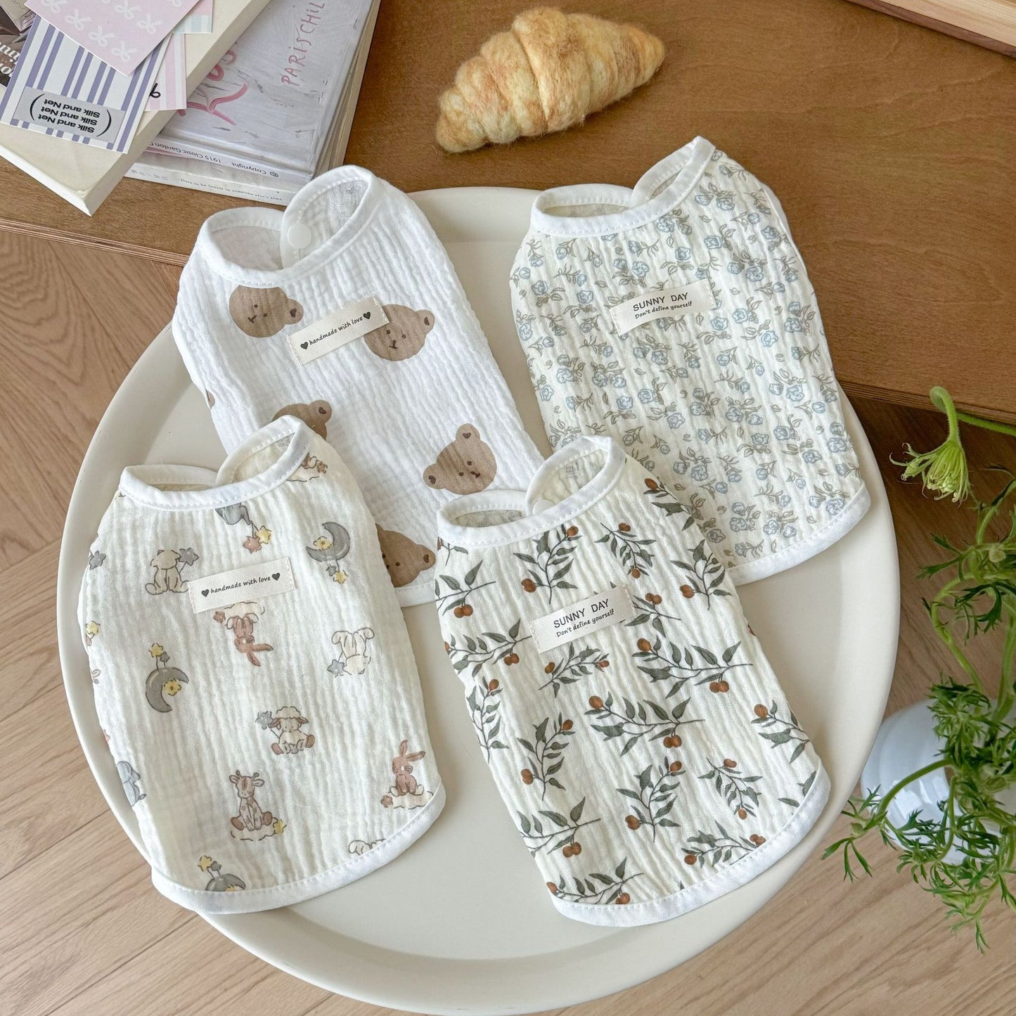 [犬 服]犬 洋服 ins人気商品 夏猫服ノースリーブカーディガンかわいいベスト犬サンベスト薄毛秋対策