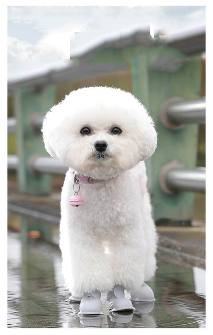 メガ割 滑り止め 脱げない レインシューズ ドッグシューズ 犬シューズ 靴 犬 ドッグブーツ 犬靴 雨靴 お散歩 犬用シューズ 肉球保護 シリコン素材 レインブーツ 柔らかい ドッグレインシューズ 軽