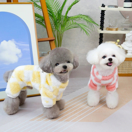 人気犬の服ペットの服小型犬や猫が秋と冬に着用することができます暖かく快適なトリコロールの4脚フリースジャケット