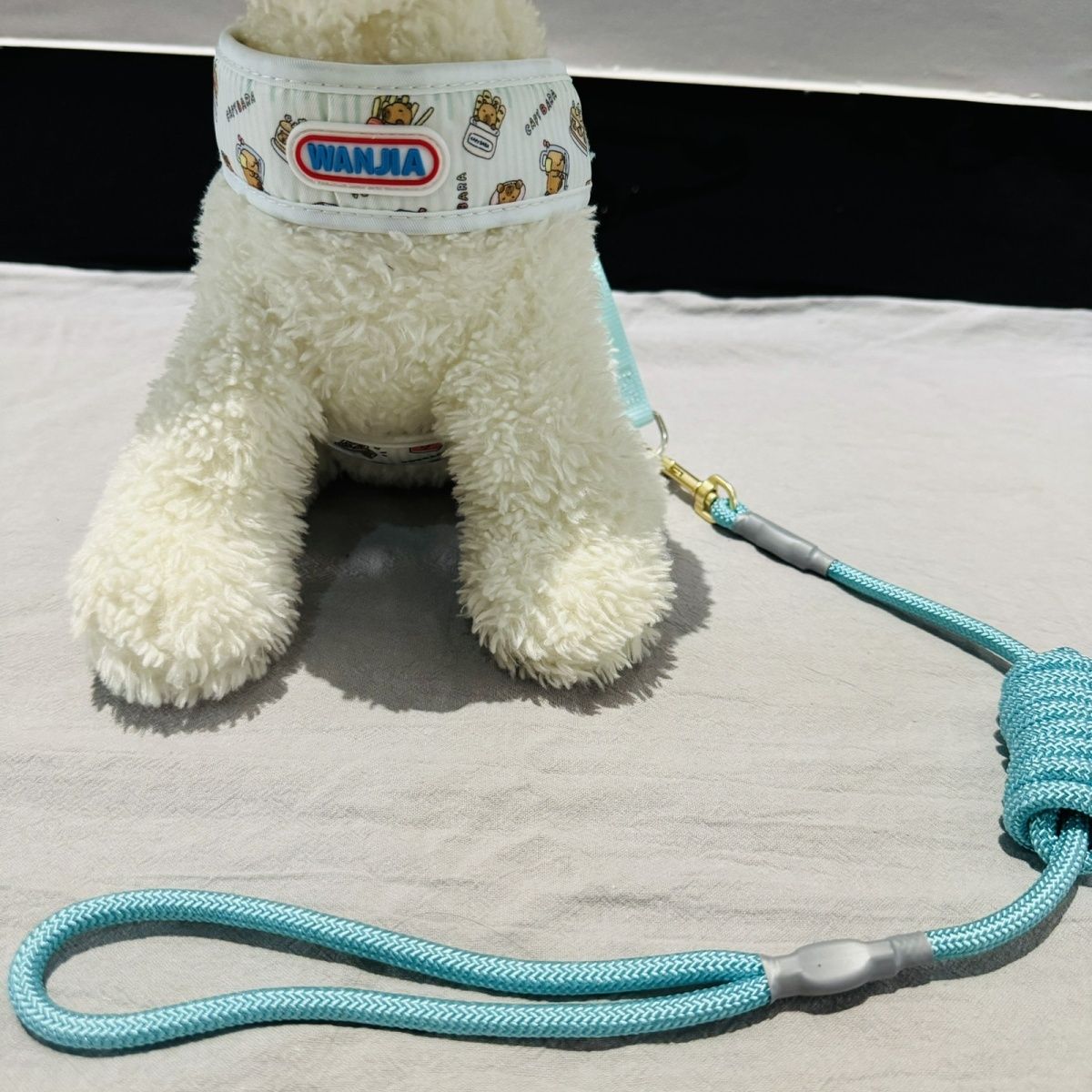 犬の牽引縄のチェーンの小型は犬の熊の子犬を散歩します メガ割ワンピースパンツトートバッグ