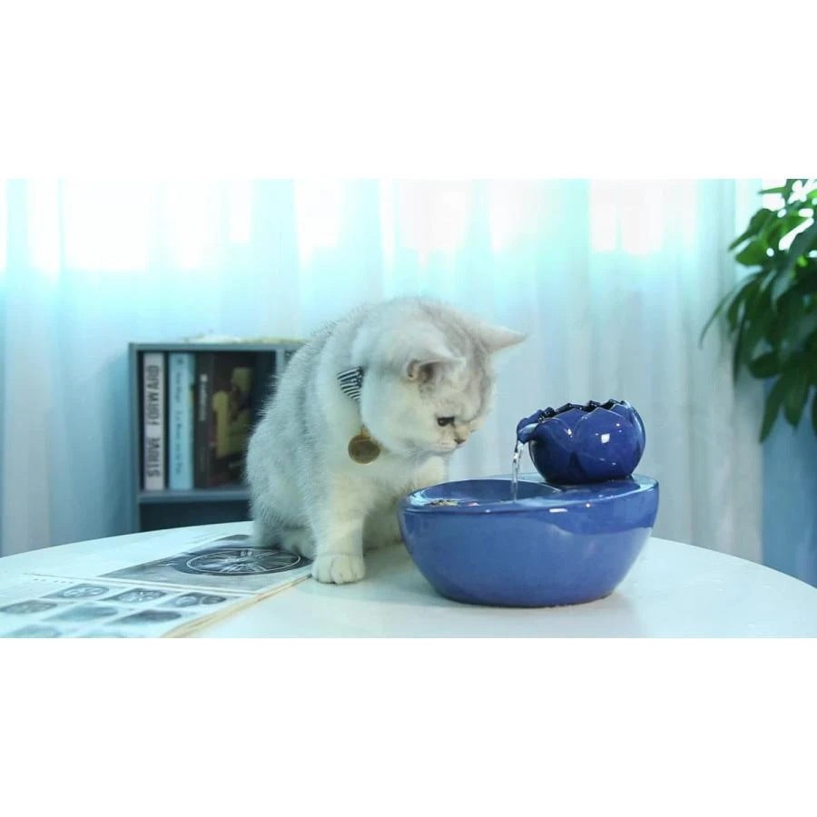 セラミックファウンテン　ブルー/ブラック (犬 猫 ペット用 自動循環 水飲み 給水器 濾過 清潔 給水器 給水機 流れる)