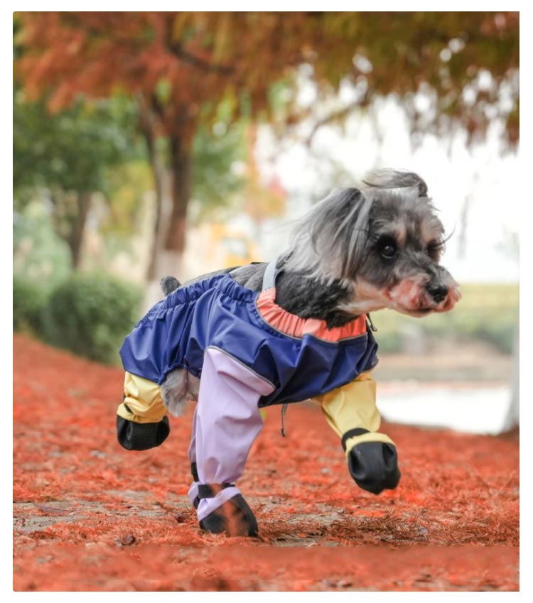 タイムセール サスペンダー付き防水犬用ブーツ 犬用レッグカバー 防水 犬用レッグカバー 滑り止め 脱げない 調節可能 レインパンツ 犬 レインコート 犬服 サスペンダー付き 屋外四本足パンツ 犬用シュ