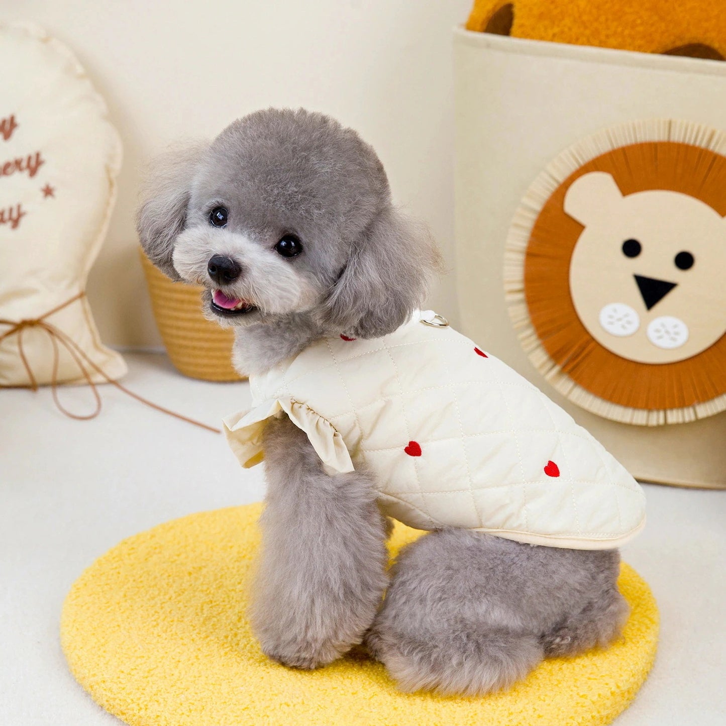 犬の服ペットの服小型犬や猫が着ることができる秋と冬の暖かく快適な愛のハートのフライスリーブコットンベスト