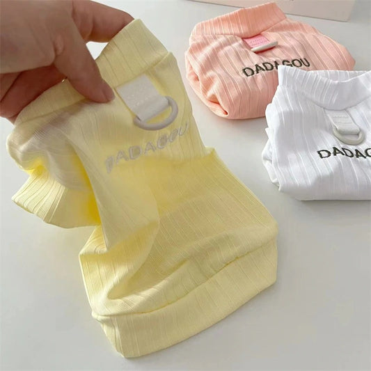 [犬 服]犬 洋服 ins人気商品 クールで滑らかなペットの春と夏のベストTシャツ猫犬犬二本足の服