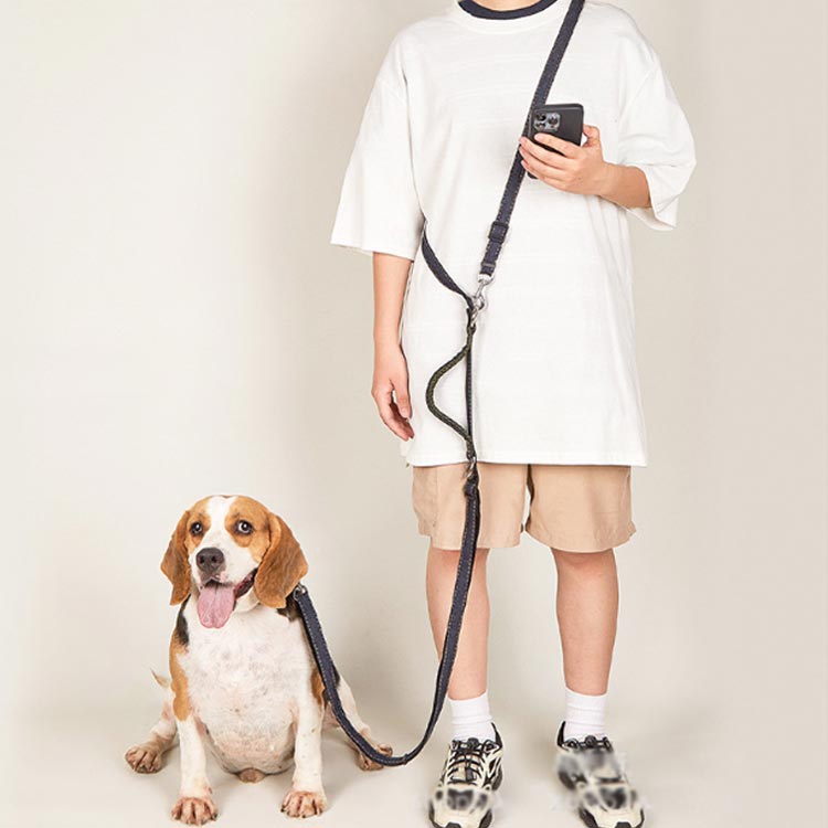 犬 ショルダーリード リード 大型犬 迷子防止 脱走防止 肩掛け リード ハンズフリー ハーネス ダブル 外れ ない 防止 中型犬 ハンズフリー 大型犬 2頭引き ダブルリード 犬用シートベルト 車載