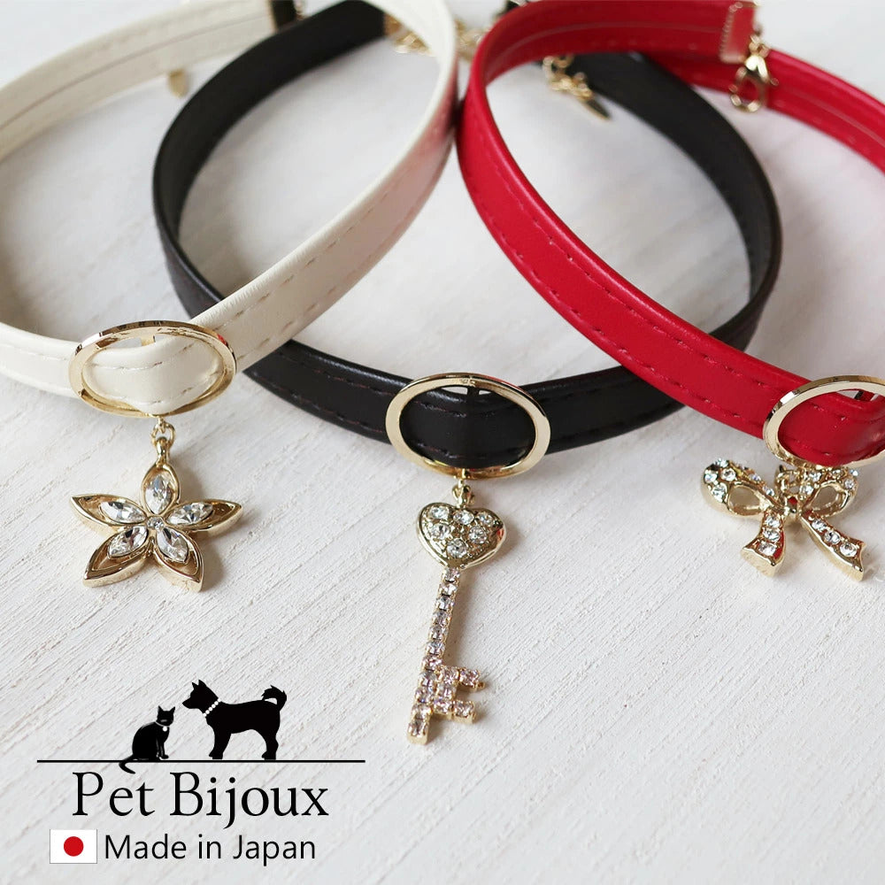 <a href="https://www.qoo10.jp/gmkt.inc/Search/brand.aspx?brandno=121124" target="_blank" class="title_brand" id="btn_brand" title="MELODY ACCESSORY">MELODY ACCESSORY</a>犬用 ネックレス 首輪 チョーカー ドッグアクセサリー 日本製 フラワー 鍵 りぼん リボン 送料無料 調節可能 犬 いぬ ねこ 猫 ペット シンプル 小型犬 中型犬 かわ