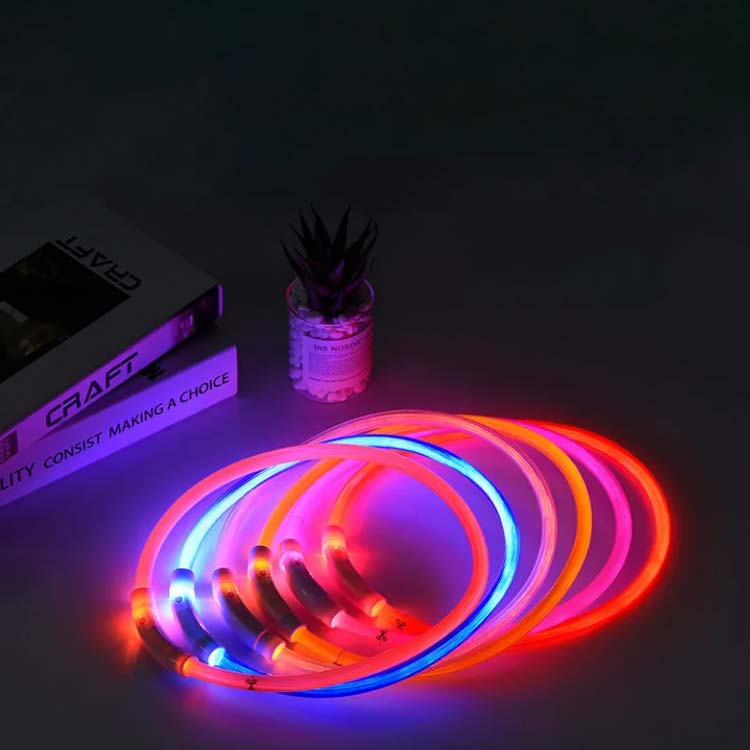 首輪 光る 犬 光る首輪 送料無料 6色 長さ30cm 50cm 70cm カット自由 led USB充電式 LED光る首輪 LEDライト 夜間 散歩 防水 猫 ワンちゃんの安全対策 サイズ調整可 発