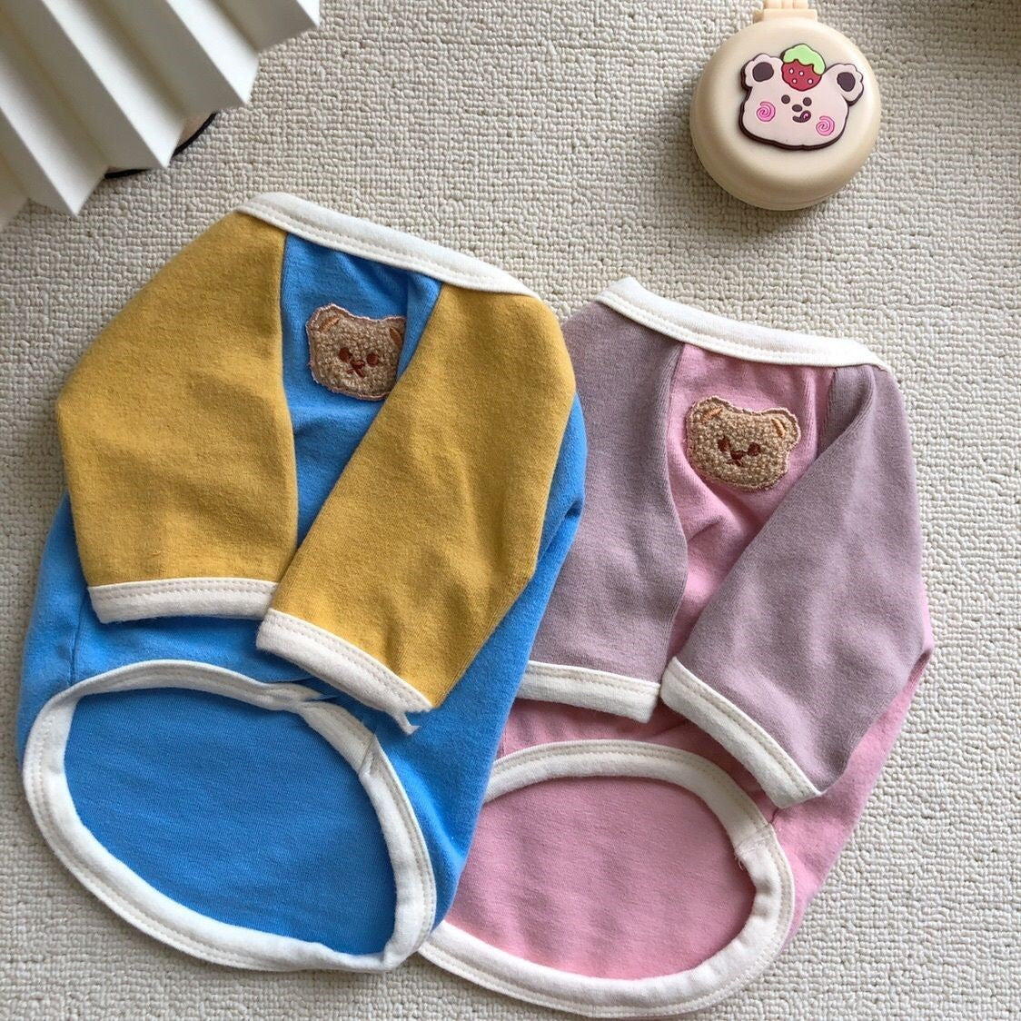 韓国 ペットウェア 新しい切り替えペット冬服 暖かいゆったりペットウェア シンプル中型犬服 可愛い