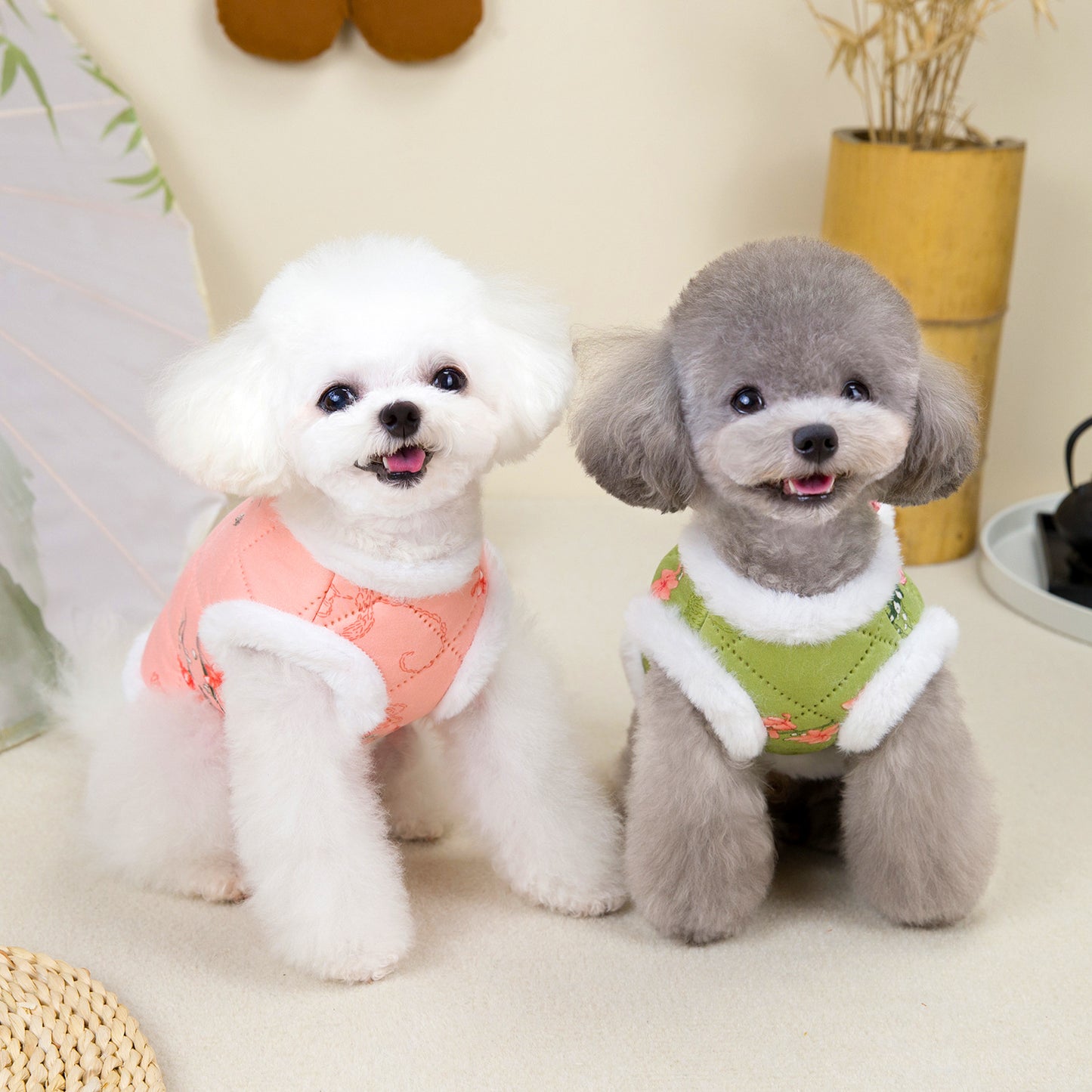 人気ペット用品犬の服猫小型犬暖かく快適なテディカントリースタイルの綿ベスト