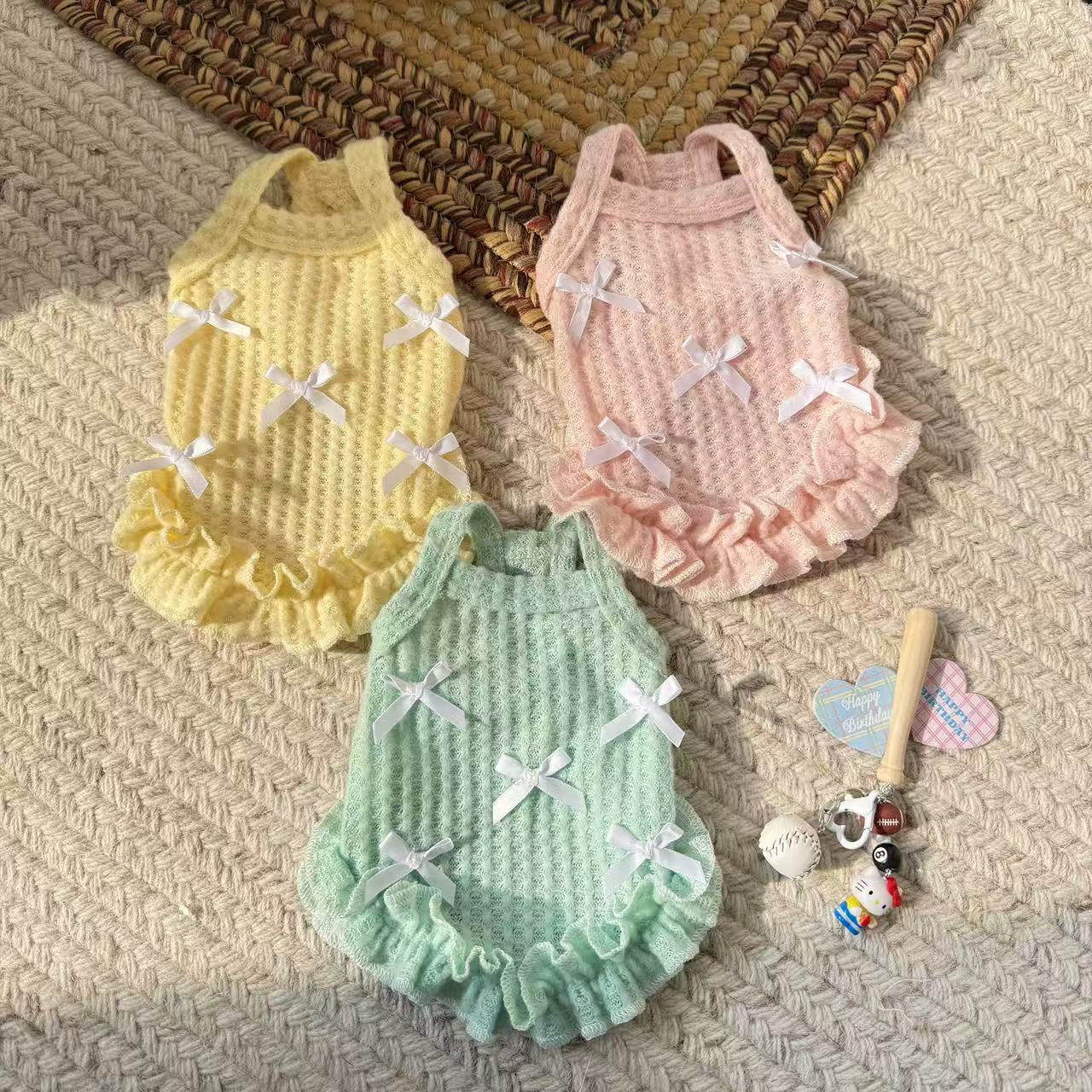 [犬 服]犬 洋服 ins人気商品 2025春夏犬薄型通気性ベスト猫二本足サスペンダーかわいいペットの犬の服
