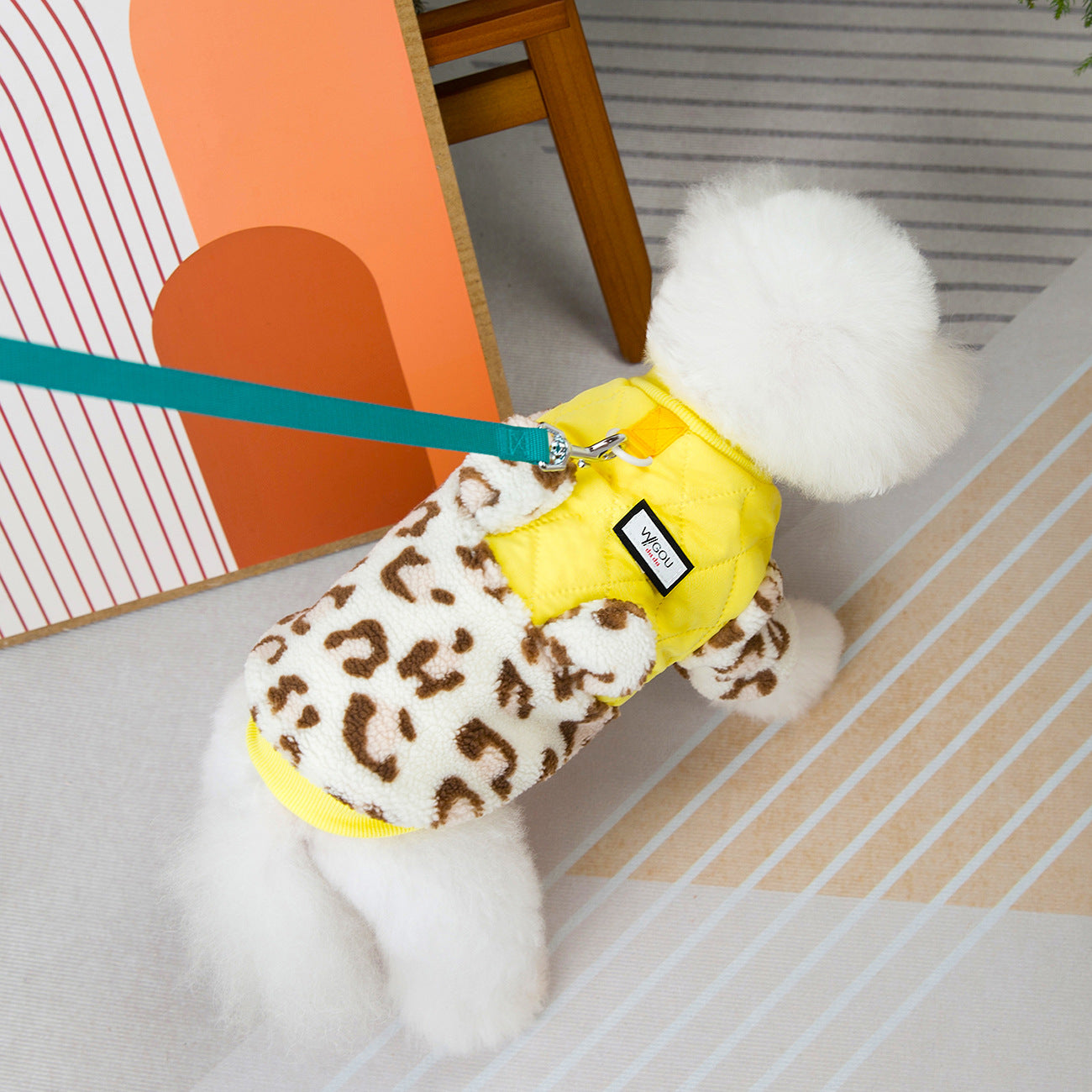 人気犬の服ペットの服小型犬猫は秋と冬に着用することができます暖かく快適ヒョウ柄パッチワーク二本足コットンコート