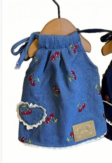 新商品ペットのデニムのスカートのレトロなバックのスカートのマルジスのヨークシャーのカップルのスーツは乳の犬の猫の服より新しいです