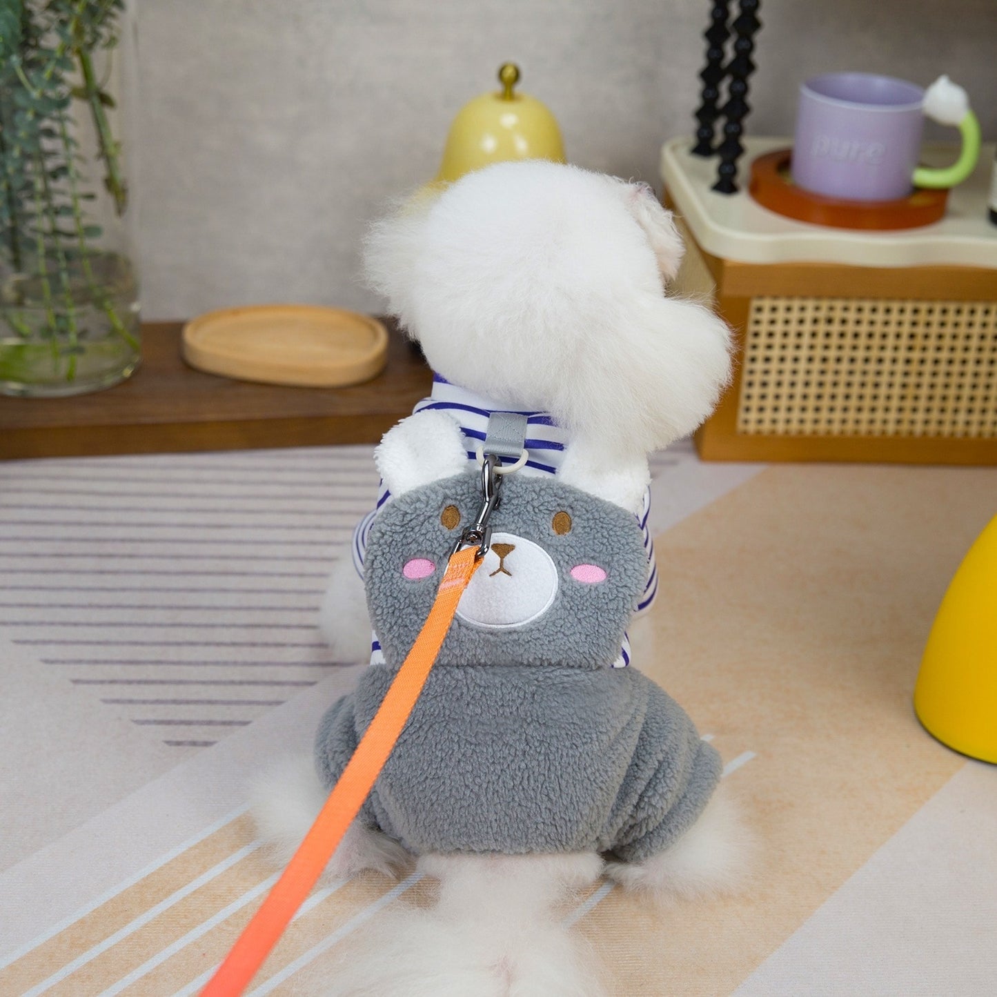 人気犬の服ペットの服小型犬や猫は秋と冬に着用することができます暖かく快適なストライプ刺繍クマ四本足の綿のコート
