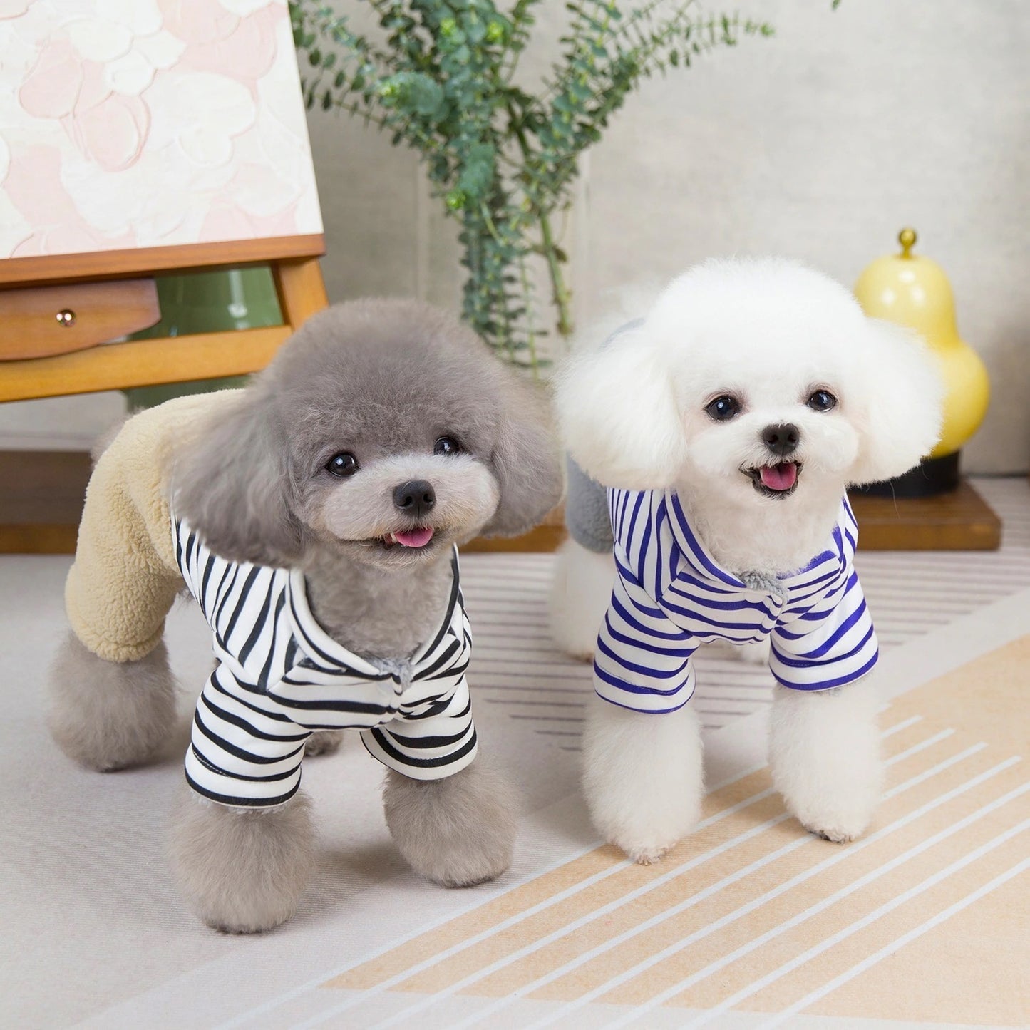 人気犬の服ペットの服小型犬や猫は秋と冬に着用することができます暖かく快適なストライプ刺繍クマ四本足の綿のコート