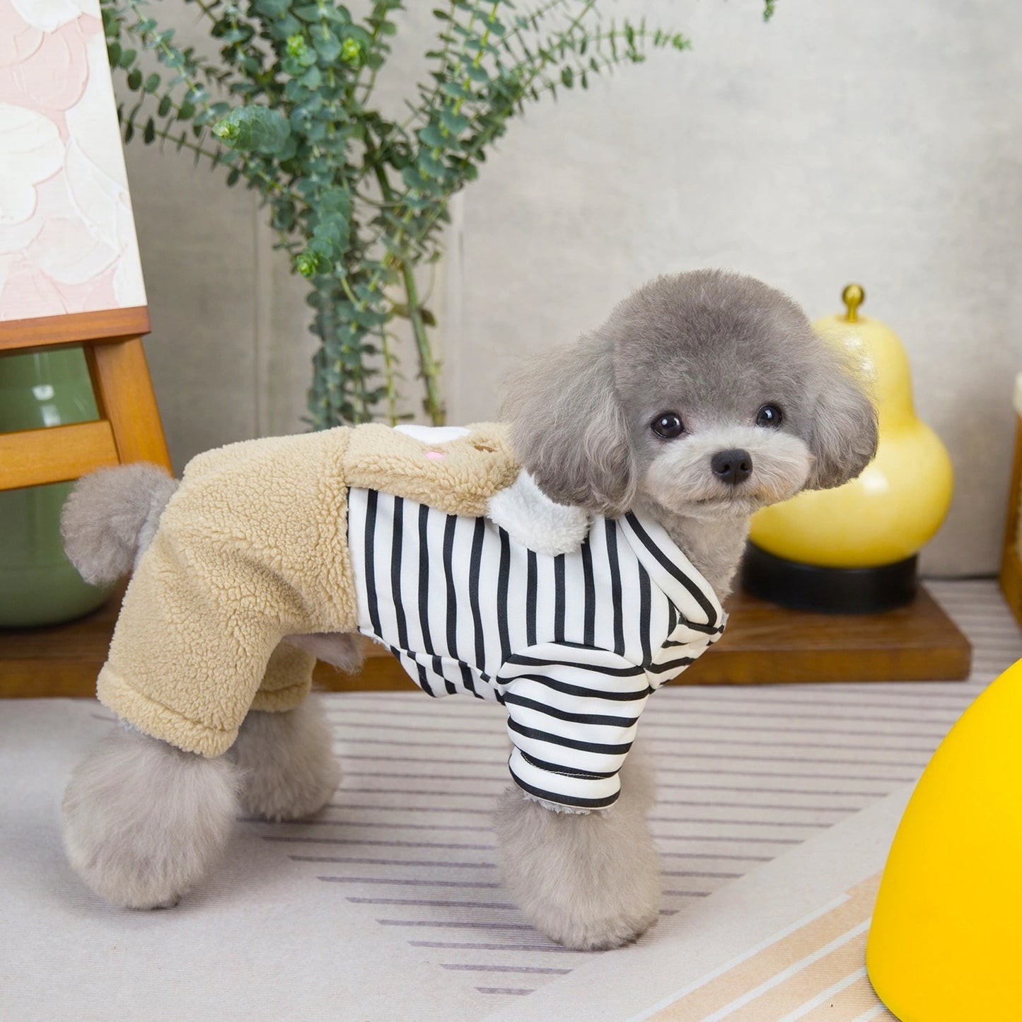 人気犬の服ペットの服小型犬や猫は秋と冬に着用することができます暖かく快適なストライプ刺繍クマ四本足の綿のコート